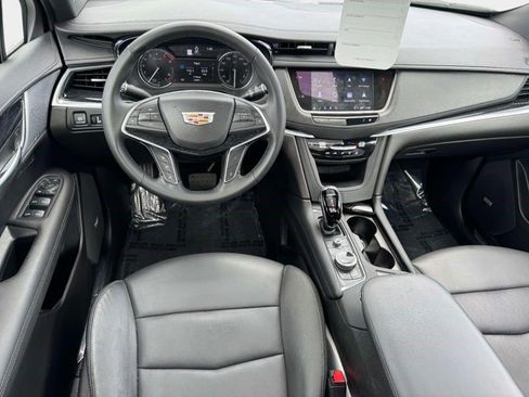 Certified 2025 Cadillac XT5 Premium Luxury FWD image 2