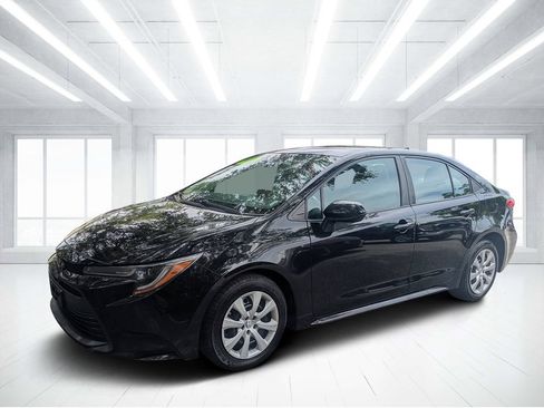 Used 2024 Toyota Corolla LE FWD image 7