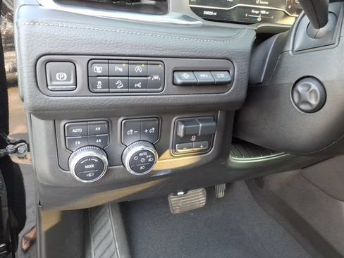 Used 2024 GMC Yukon Denali w/ Denali Reserve Package AWD/4WD image 32