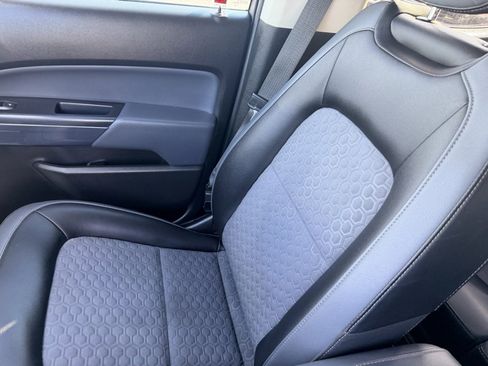 Used 2017 Chevrolet Colorado Z71 image 30