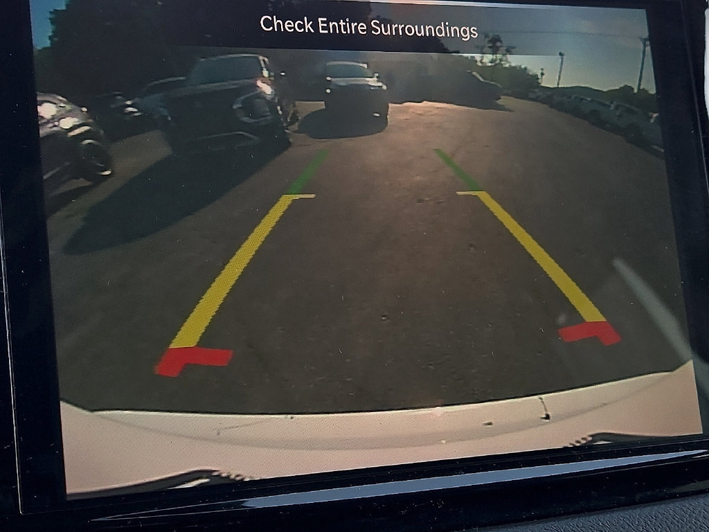 Used 2024 Chrysler Pacifica Touring-L FWD image 14