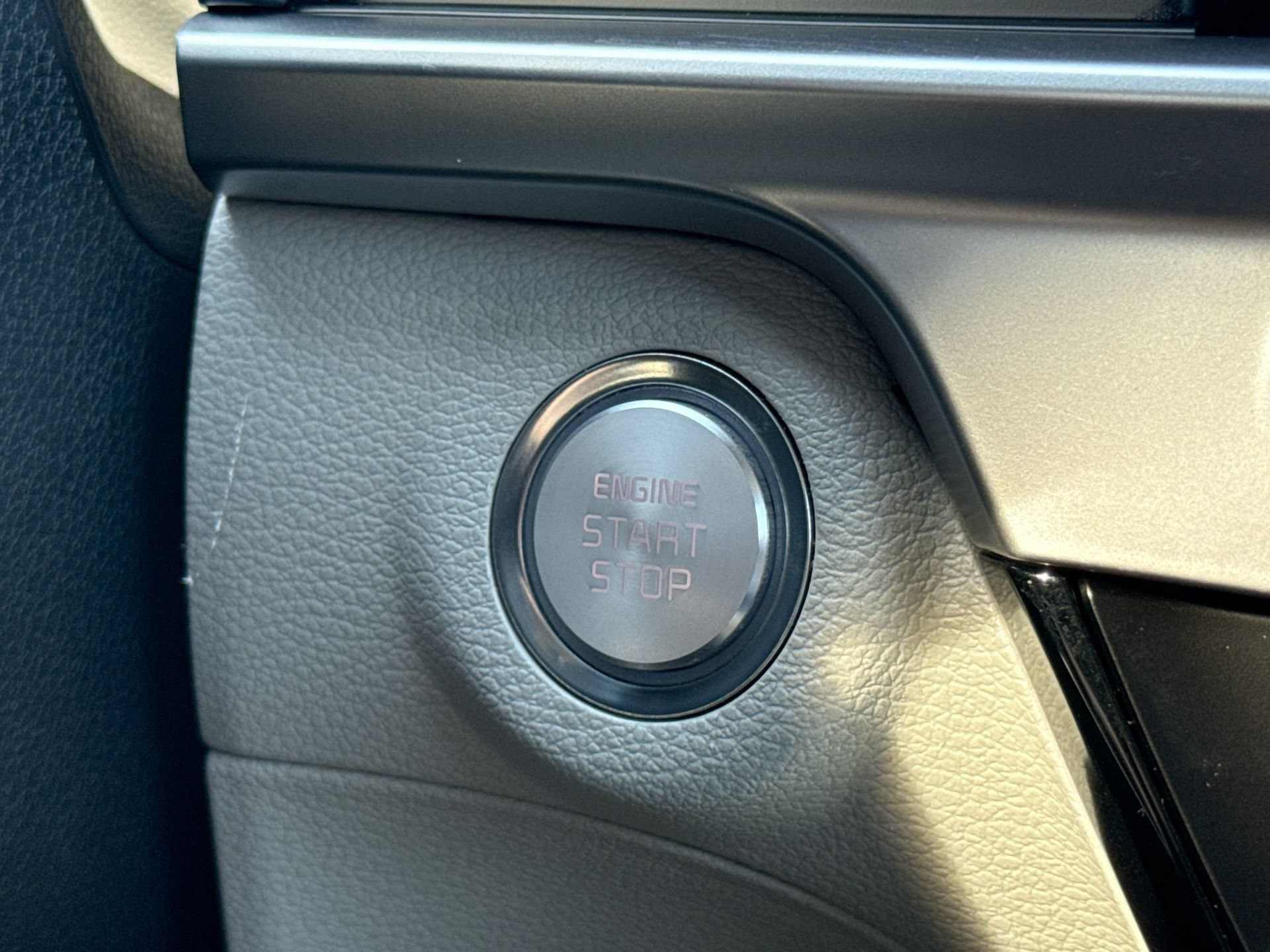 Used 2024 Kia Telluride S w/ S Sunroof Package FWD image 31