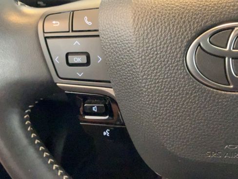 Used 2025 Toyota Camry SE FWD image 19