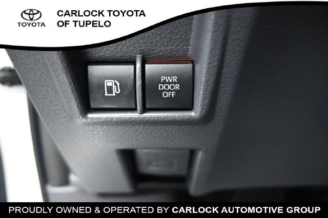 Used 2023 Toyota Sienna LE FWD image 23