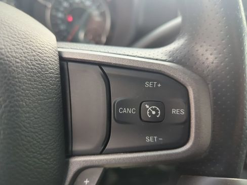 Used 2024 RAM 2500 Tradesman w/ Chrome Appearance Group image 27