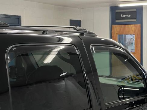 Used 2004 Chevrolet Avalanche Z71 w/ Sun And Sound Package AWD/4WD image 31