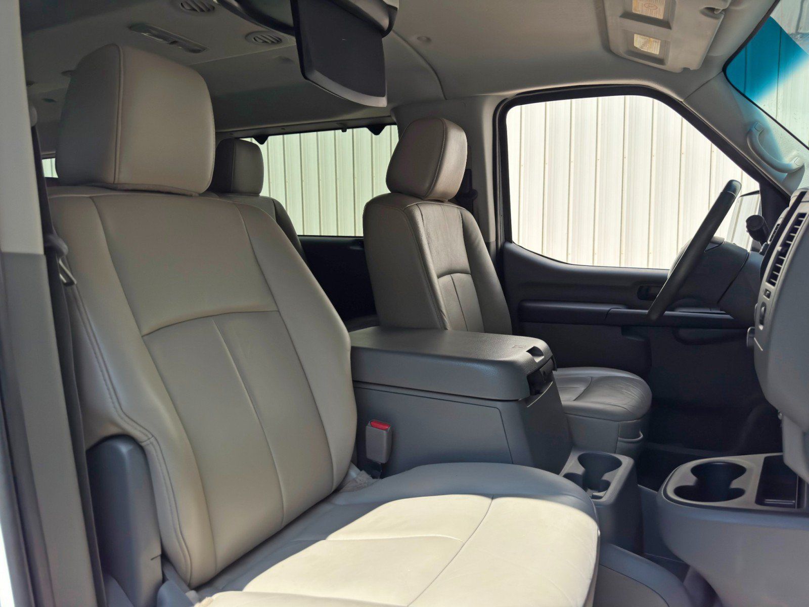 Used 2018 Nissan NV 3500 SL RWD image 31