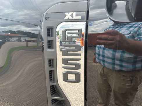 Used 2026 Ford F250 XL AWD/4WD image 9