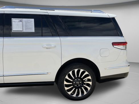 Certified 2024 Lincoln Navigator L Black Label AWD/4WD image 33
