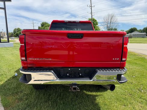 Used 2024 Chevrolet Silverado 3500 LTZ w/ LTZ Plus Package AWD/4WD image 6