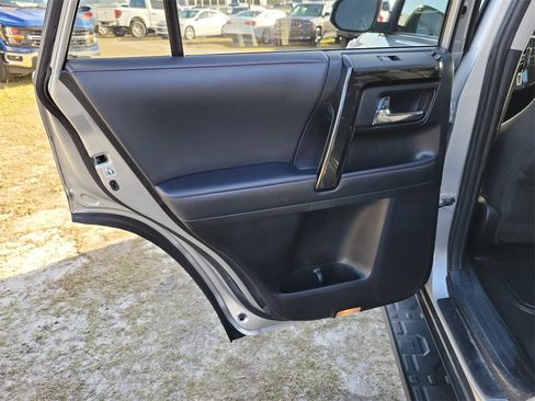 Used 2021 Toyota 4Runner TRD Off-Road image 31