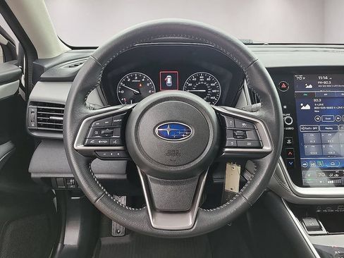 Used 2025 Subaru Outback Premium AWD/4WD image 19