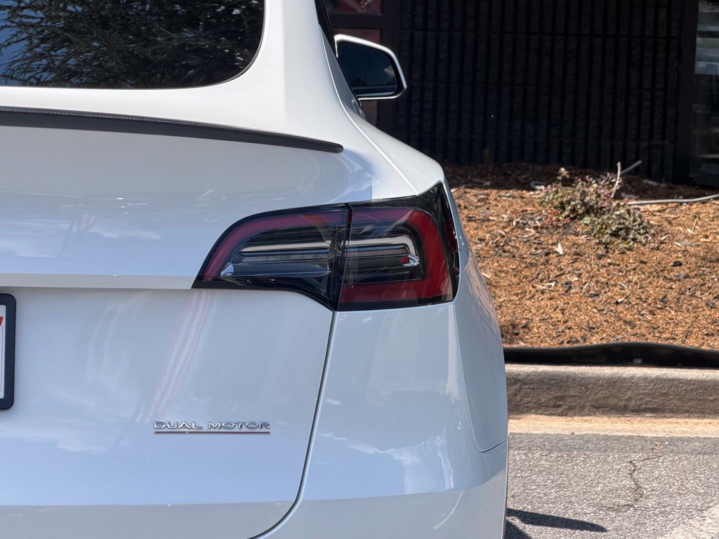 Used 2022 Tesla Model Y Performance AWD/4WD image 16