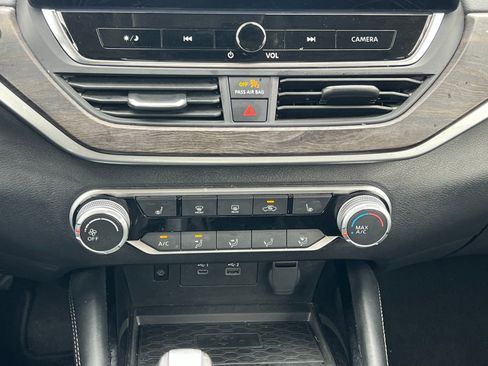 Used 2024 Nissan Altima 2.5 SV w/ SV Premium Package image 32