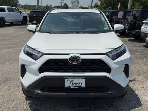 Used 2025 Toyota RAV4 XLE FWD image 11
