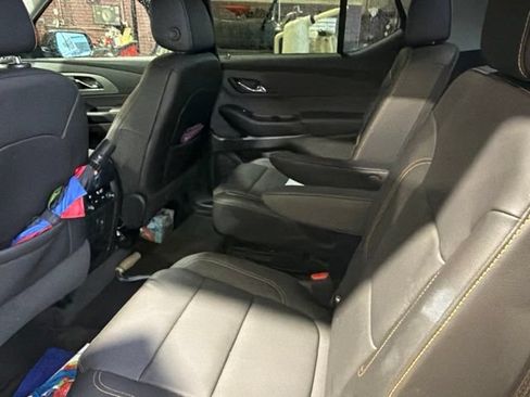 Used 2021 Chevrolet Traverse LT FWD image 8