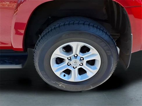 Used 2024 Toyota 4Runner SR5 image 5