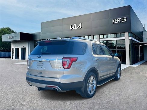 Used 2017 Ford Explorer Limited w/ Equipment Group 301A image 8