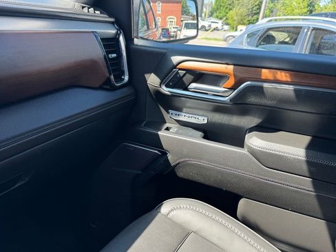 Used 2023 GMC Sierra 1500 Denali w/ Technology Package AWD/4WD image 29