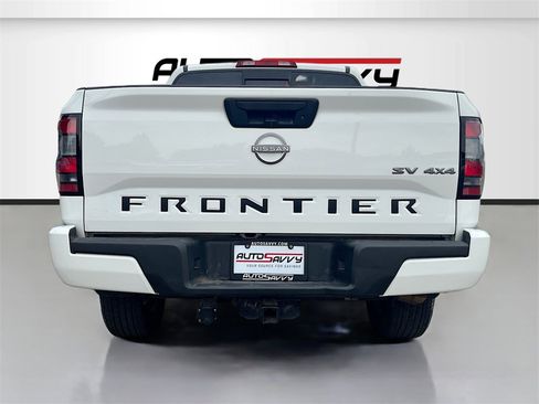 Used 2022 Nissan Frontier SV image 6