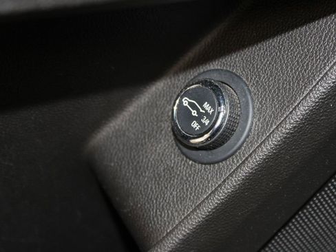 Used 2021 Chevrolet Traverse RS FWD image 45