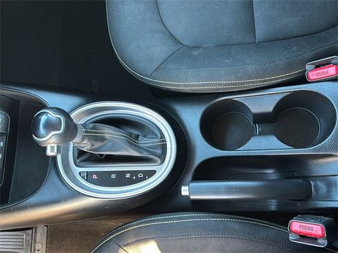 Used 2014 Kia Soul + image 17