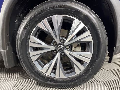 Used 2022 Nissan Rogue SV image 14