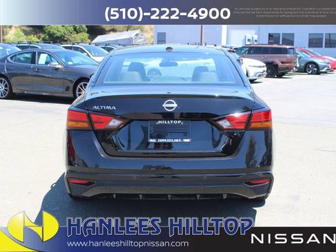 Used 2025 Nissan Altima 2.5 SV FWD image 8