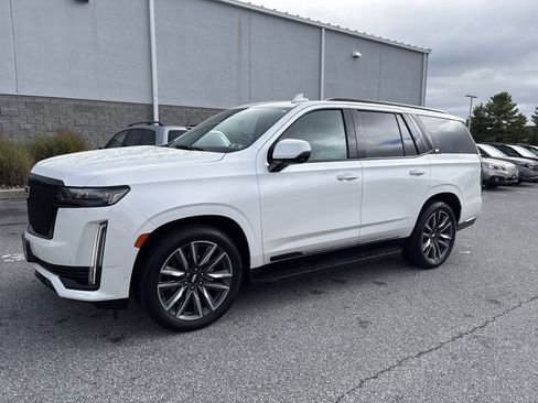 Used 2023 Cadillac Escalade Sport Platinum image 11