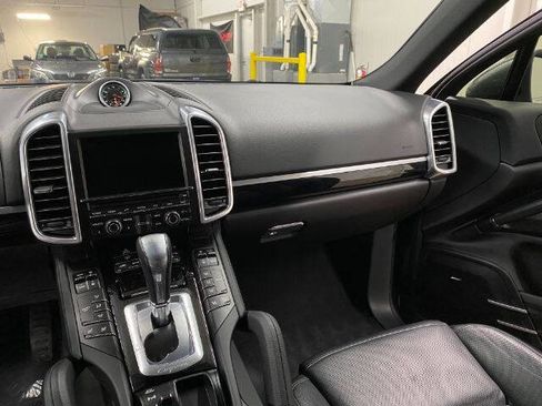 Used 2014 Porsche Cayenne AWD/4WD image 22