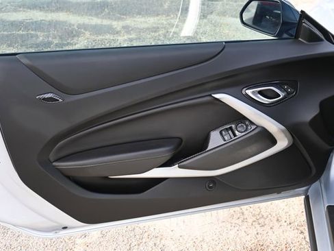 Used 2018 Chevrolet Camaro SS image 10
