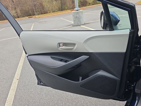 Used 2023 Toyota Corolla LE image 24