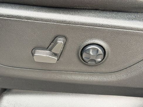Used 2021 RAM 1500 Big Horn AWD/4WD image 14