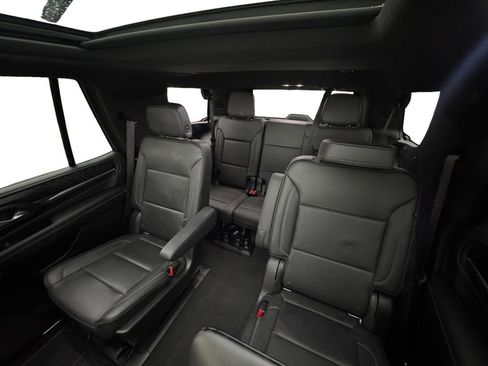 Used 2022 GMC Yukon Denali w/ Denali Premium Package image 15