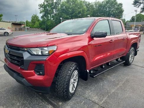 Used 2024 Chevrolet Colorado LT w/ LT Convenience Package II AWD/4WD image 8