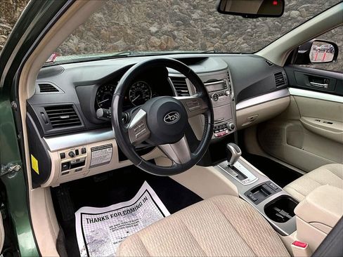 Used 2010 Subaru Outback 2.5i Premium AWD/4WD image 12