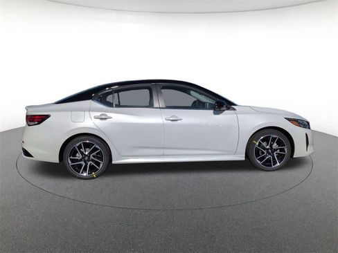 New 2025 Nissan Sentra SR w/ SR Premium Package image 4