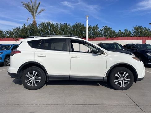 Used 2016 Toyota RAV4 LE image 3