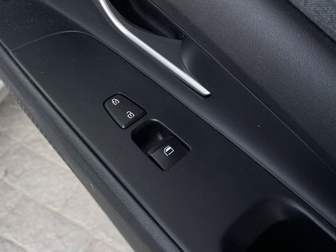 Used 2023 Hyundai Elantra Limited image 25