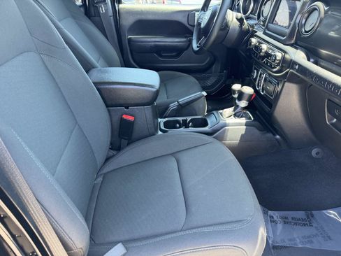Used 2022 Jeep Wrangler Unlimited Sport AWD/4WD image 8