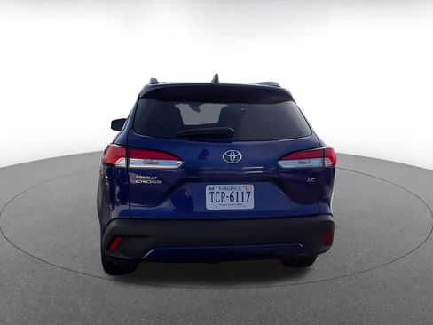 Used 2025 Toyota Corolla Cross LE image 12