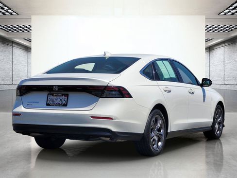 Used 2023 Honda Accord EX image 6