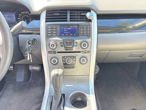 Used 2013 Ford Edge SE image 22