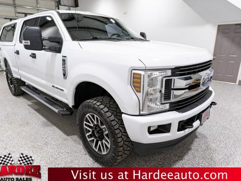 Used 2019 Ford F250 XLT w/ XLT Value Package image 6