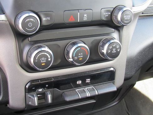 Used 2024 RAM 3500 Big Horn image 20