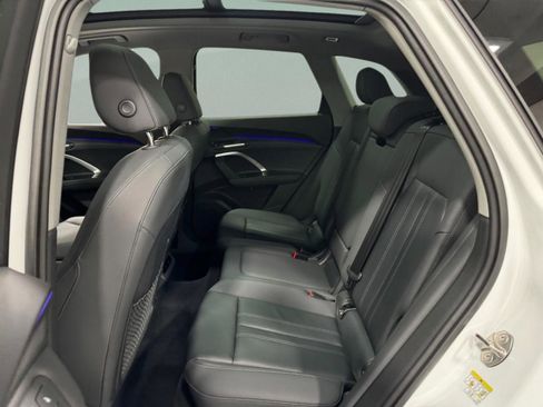 Certified 2025 Audi Q5 Premium w/ Convenience Package image 9