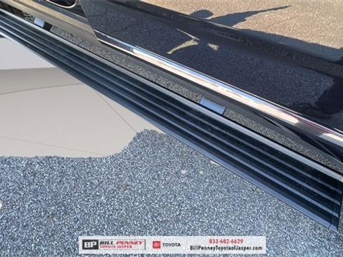 Used 2023 GMC Yukon Denali Ultimate image 20