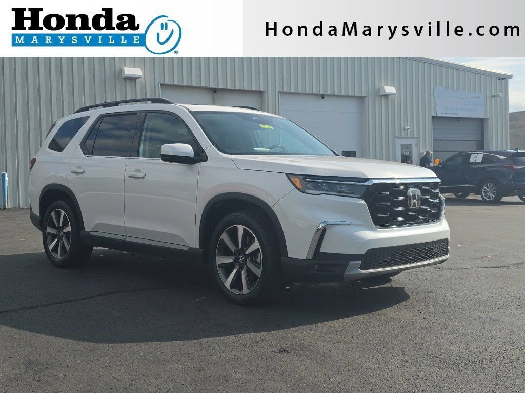 Certified 2025 Honda Pilot Touring image 1