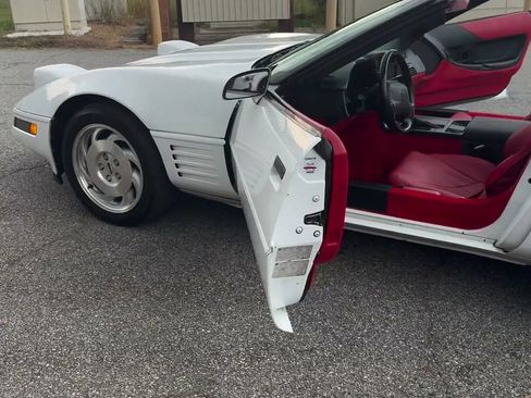 Used 1994 Chevrolet Corvette Convertible RWD image 51