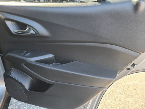 Used 2024 Chevrolet Trax RS w/ Driver Confidence Package image 18